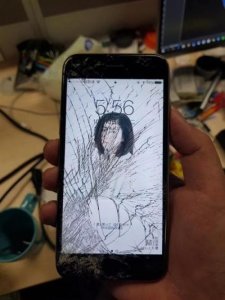 ​手机碎屏如何补救（三种屏幕的内幕）