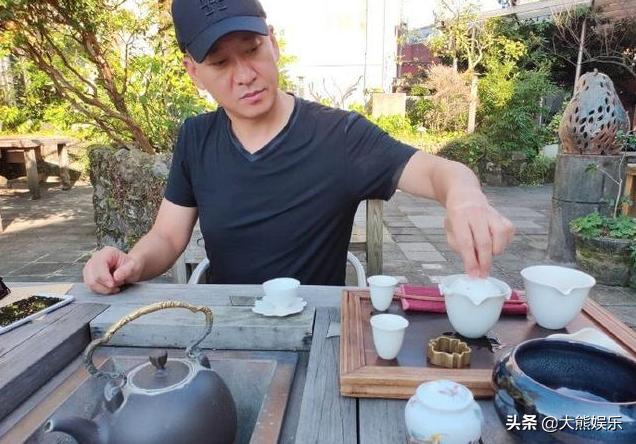 第一期吐槽大会周杰（耿直BOY周杰言辞犀利让主持人都头疼）(2)