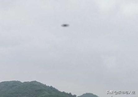 广州大型ufo不明飞行物（甘肃天水齐寿山附近上空出现不明飞行物）(2)