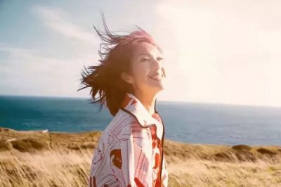 ​我佳恨你忽然爱上她是什么歌，十分懊悔爱过你歌曲引见