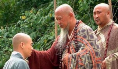 ​天龙八部戴头年老是谁，少林寺的玄慈住持_后自决经脉而死
