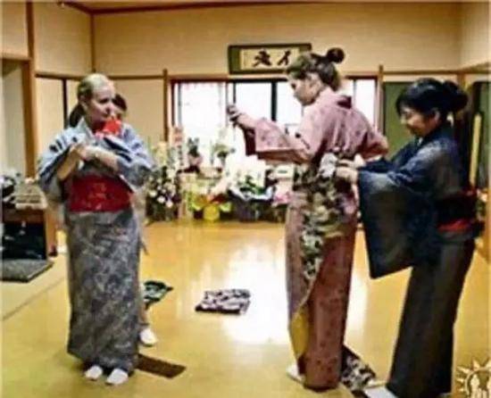 普京女儿雪躲30年后亮相 控制45亿公司博攻癌症冲破