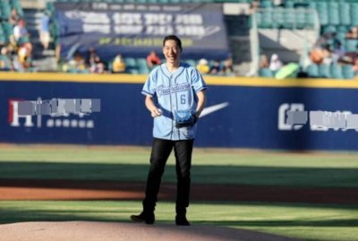​46岁林志玲直言婚后生活不容易（林志玲低调现身看丈夫打球）