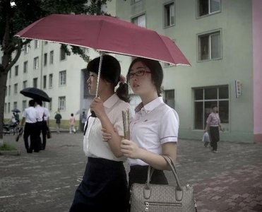 ​朝鲜人女生长相特征（朝鲜女人身材苗条可以理解）