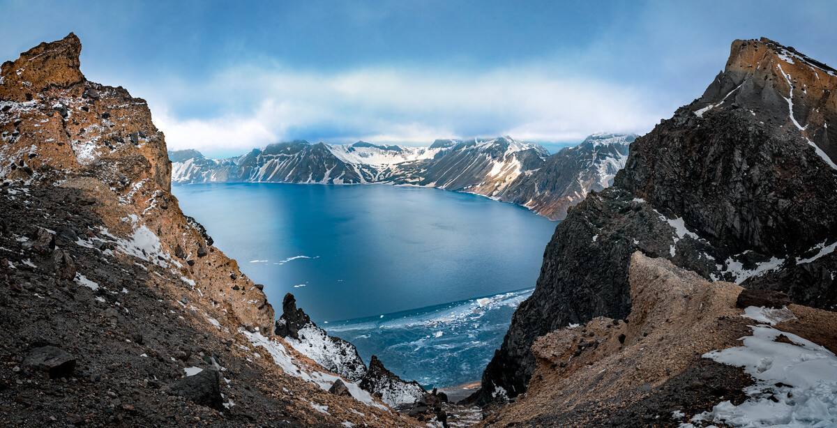 长白山是火山吗(长白山是什么火山)