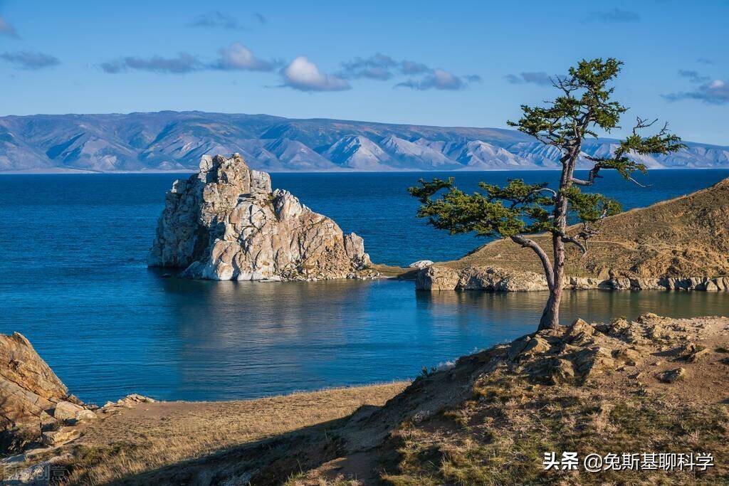 贝加尔湖是怎么形成的原因(贝加尔湖海拔高度是多少米)