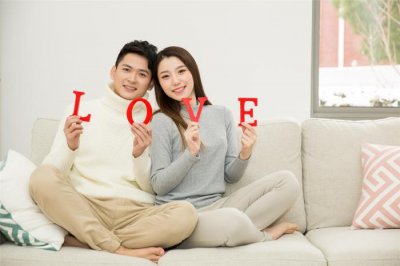 ​真正有吸引力的女人，说明她对异性吸引力十足