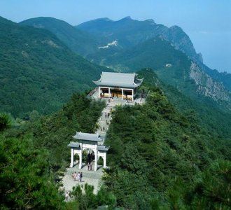 ​九华山在哪个省哪个市哪个县(河南西九华山VS安徽九华山，哪个更值得一去？)