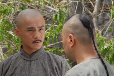 ​清朝强制留辫子,那秃顶的人怎么办?