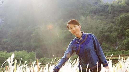 《宝莲灯》“嫦娥”近照，“北影三朵花”之一，40岁宛如少女！