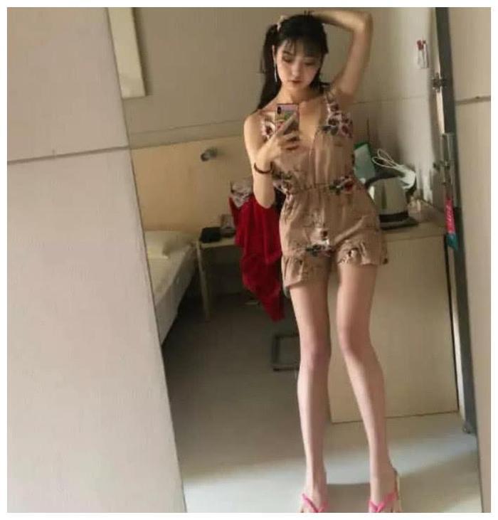 还记得《快乐星球》中的冰柠檬吗？如今腿长到屏幕都撑不下！