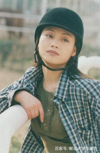 长相雍容华贵被钦点演甄嬛传端妃，年轻端庄大气42岁低调大婚