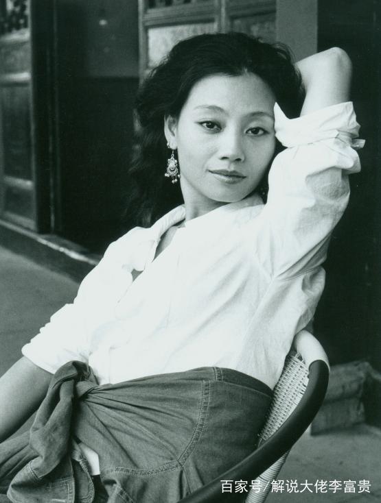 长相雍容华贵被钦点演甄嬛传端妃，年轻端庄大气42岁低调大婚