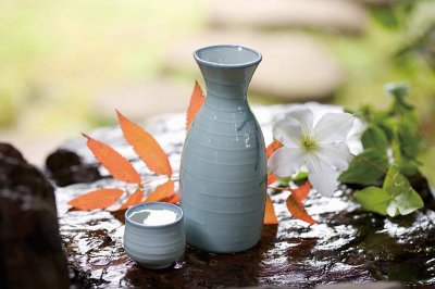 ​难！有茅台酒商中秋动销下滑近两成渠道继续“蓄水”护业绩