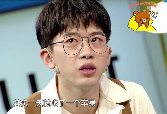 费启鸣分享减肥方法，酸奶必须要舔盖那种，网友：难怪这么瘦！