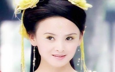 ​黄衣古装女子群像·三公主“黄儿”