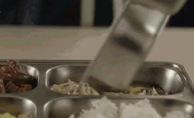 ​《悲伤逆流成河》为啥有人被眷顾，易遥却成为校园暴力的受害者？