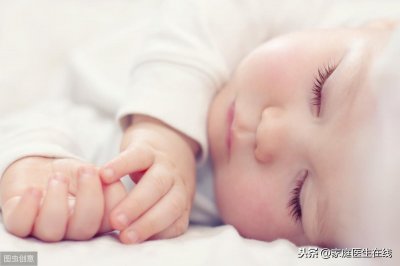 ​宝宝出现3个症状，家长请注意，可能是斜颈了