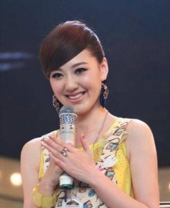 ​7位美女主持人，担任央视各频道“台柱”，其中“六公主”最具魅力