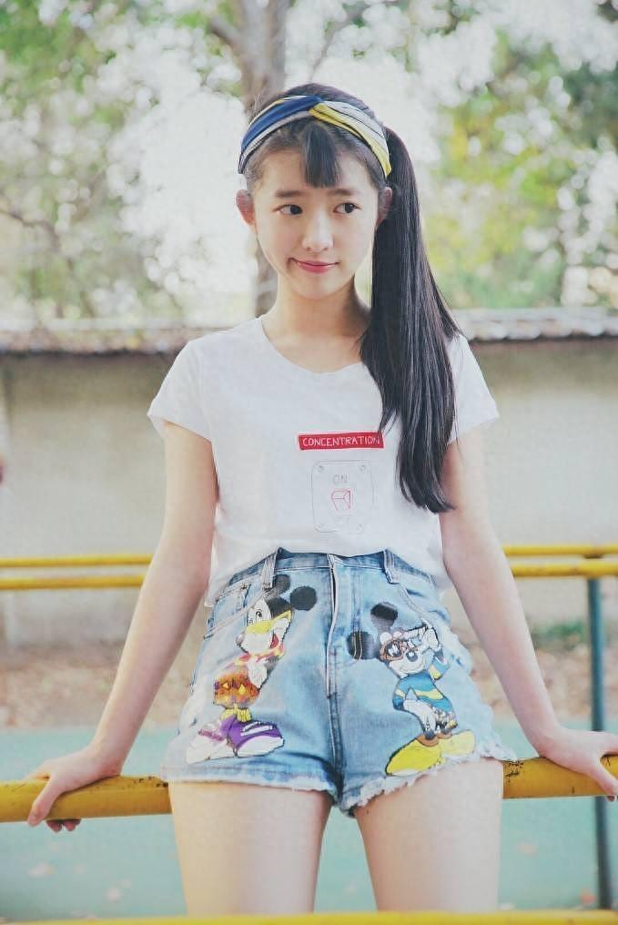 内地新晋小花何蓝逗