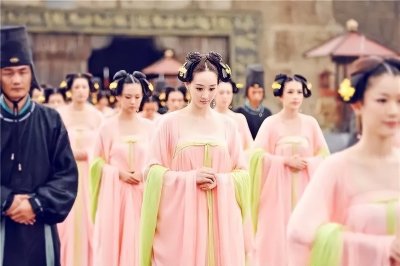 ​震碎三观！母女两人共同侍一夫后同时怀孕，网友：造孽啊！