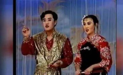 ​“长贵”王小宝：2段婚姻，2婚娶小19岁娇妻，43岁生儿子