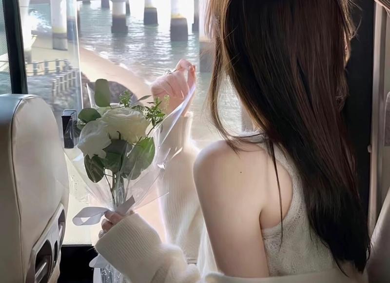 用舌尖分开阴唇是什么感觉 被男朋友咬小兔兔是什么感觉呢
