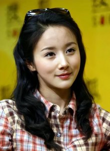 ​女星孙菲菲曝娱圈大瓜，知名演员导演牵涉其中，更多细节被挖出