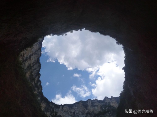 “好大一个坑”，美丽且神秘的重庆奉节小寨天坑