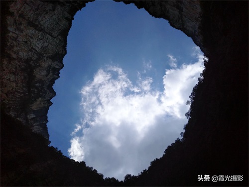 “好大一个坑”，美丽且神秘的重庆奉节小寨天坑