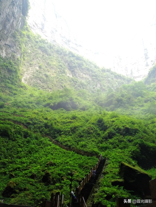 “好大一个坑”，美丽且神秘的重庆奉节小寨天坑
