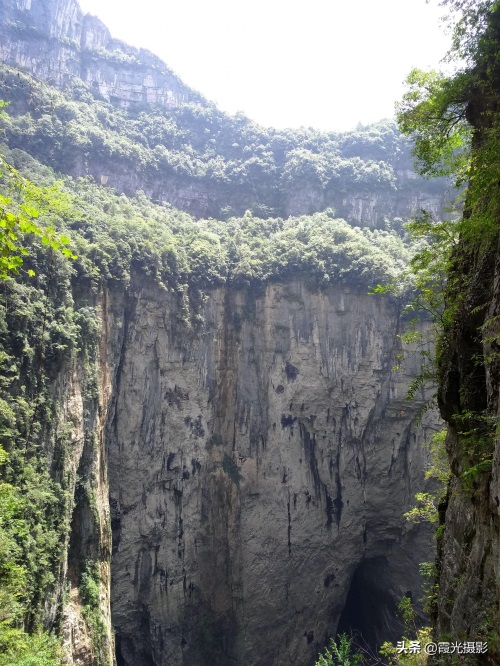 “好大一个坑”，美丽且神秘的重庆奉节小寨天坑