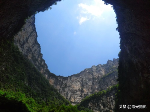 “好大一个坑”，美丽且神秘的重庆奉节小寨天坑