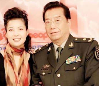 ​李双江与蒋英的关系揭秘：他们真的是一对恋人吗？