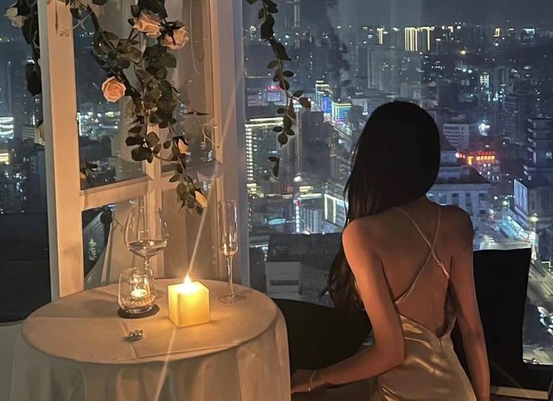 不会亲嘴的女生应该怎么做(怎么向女生求吻)