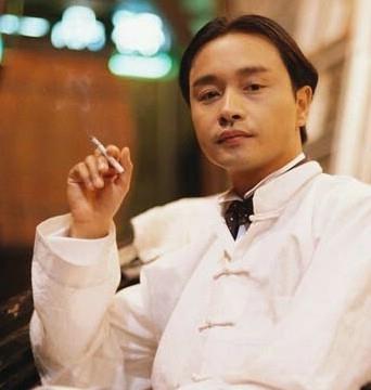 张国荣经典抽烟瞬间，这是我见过抽烟最帅的男人，没有之一！