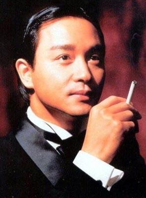 张国荣经典抽烟瞬间，这是我见过抽烟最帅的男人，没有之一！
