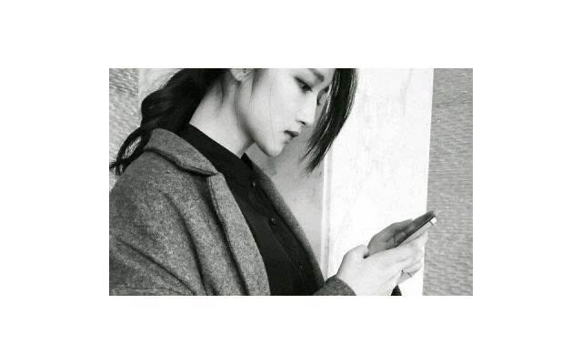 第一次约女生喝酒玩什么游戏(跟女生去酒吧玩什么互动游戏)