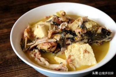 ​嘎鱼炖豆腐，多加一点猪肉馅，又香又嫩，好吃极了