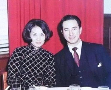 ​二太蓝琼缨年轻时有多美？与丈夫何鸿燊留影，样貌出众，气质过人