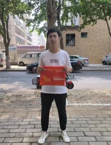 ​吕小龙：身处困境不坠求学之志，逆风翻盘征战“星辰大海”