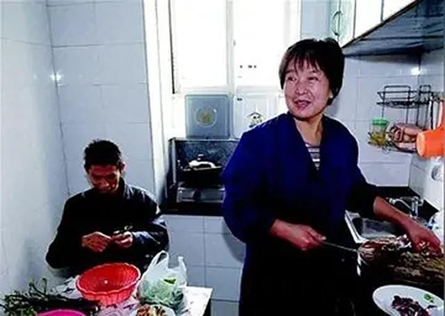 整容失败后的抑郁症案（12年前割肝救儿的）(27)