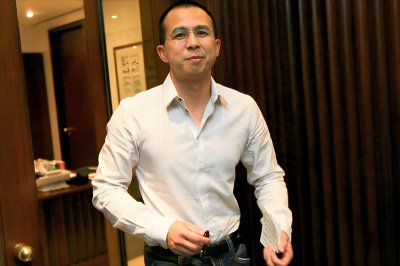 ​李泽楷：父亲是李嘉诚，如今孩子已有5个，却未婚，新女友很美