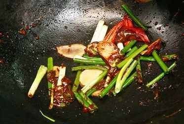 新卤水的制作,第一锅卤水怎么熬制好吃图6