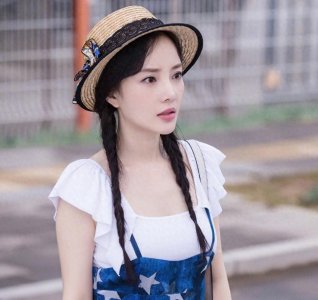 ​李小璐发长文回应出轨门，文中三处常识错误明显，被指公关负分