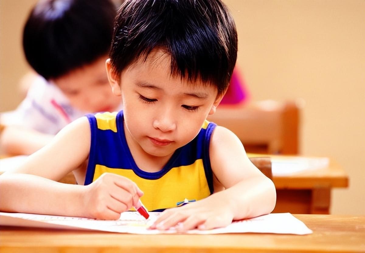 自控力差拖延症怎么办（自控能力差的孩子怎么帮助调整）