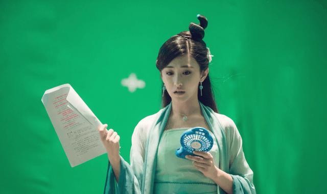 16岁蒋依依首演女一号, 扮演哪咤撞脸宋祖儿, 却被小小龙女抢镜