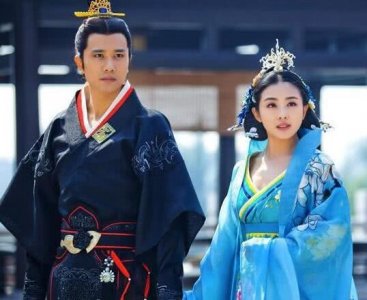 ​张含韵彭冠英：官宣即分手，自曝单身未婚，两人去年还称感情很好