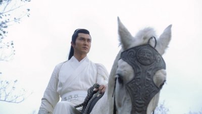 ​对徐渭熊痛下杀手，叛出北凉成为蜀王，白衣陈芝豹究竟意欲何为？