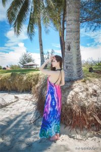 ​女神级的周妍希，海边魅影让人窒息